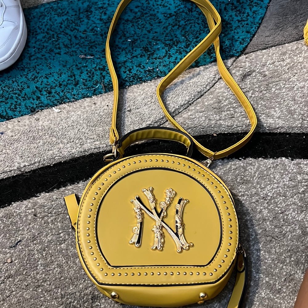 Yellow NY purse .